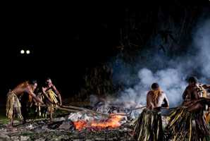 斐济无所畏惧的萤火者，斐济土著人的传统活动